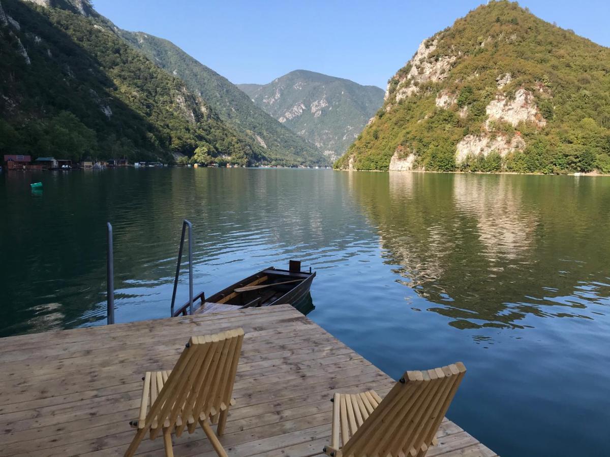 Lake House Perucac Rastiste Exteriör bild