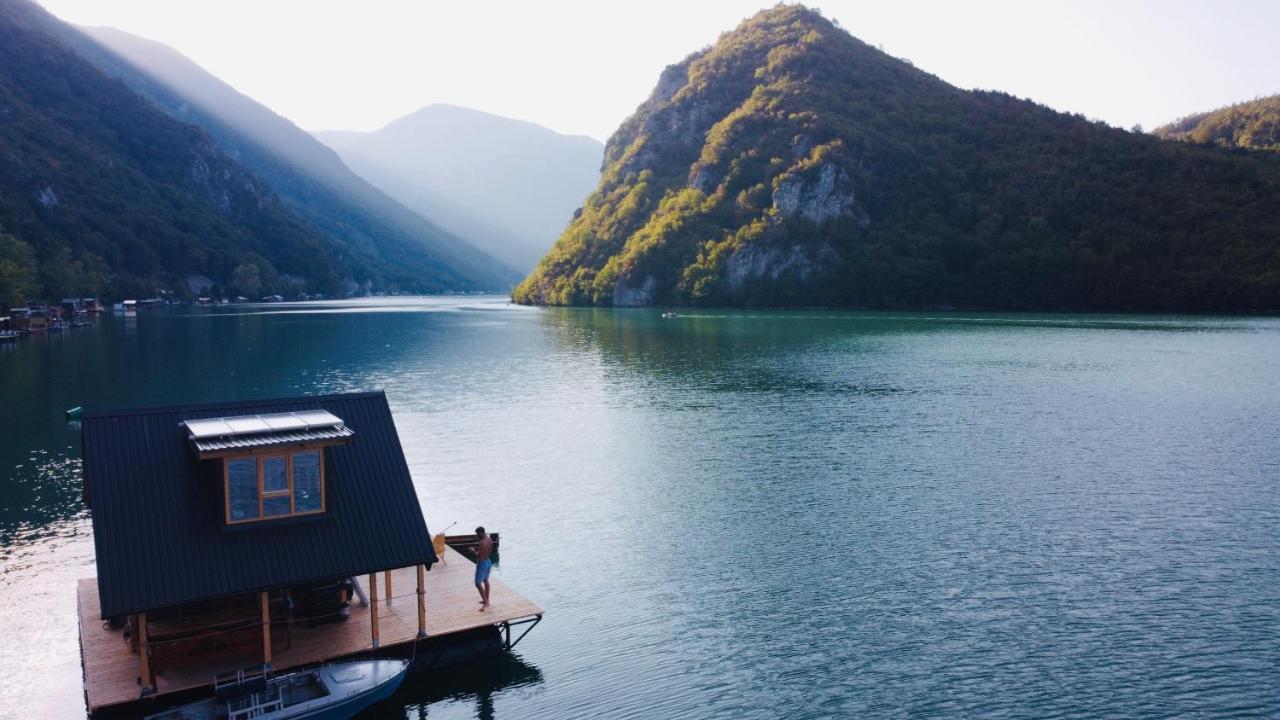 Lake House Perucac Rastiste Exteriör bild