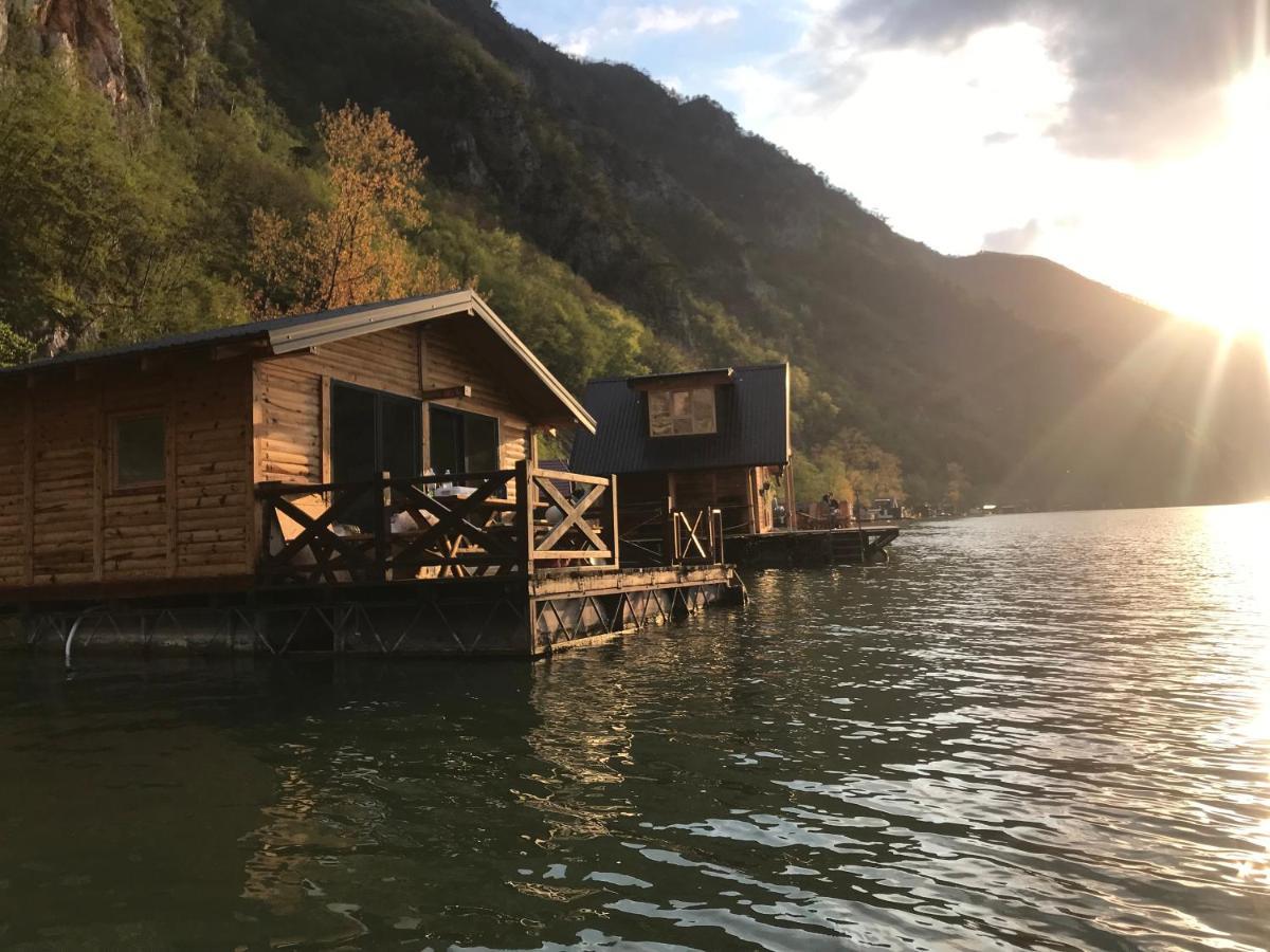 Lake House Perucac Rastiste Exteriör bild