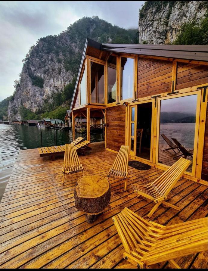 Lake House Perucac Rastiste Exteriör bild