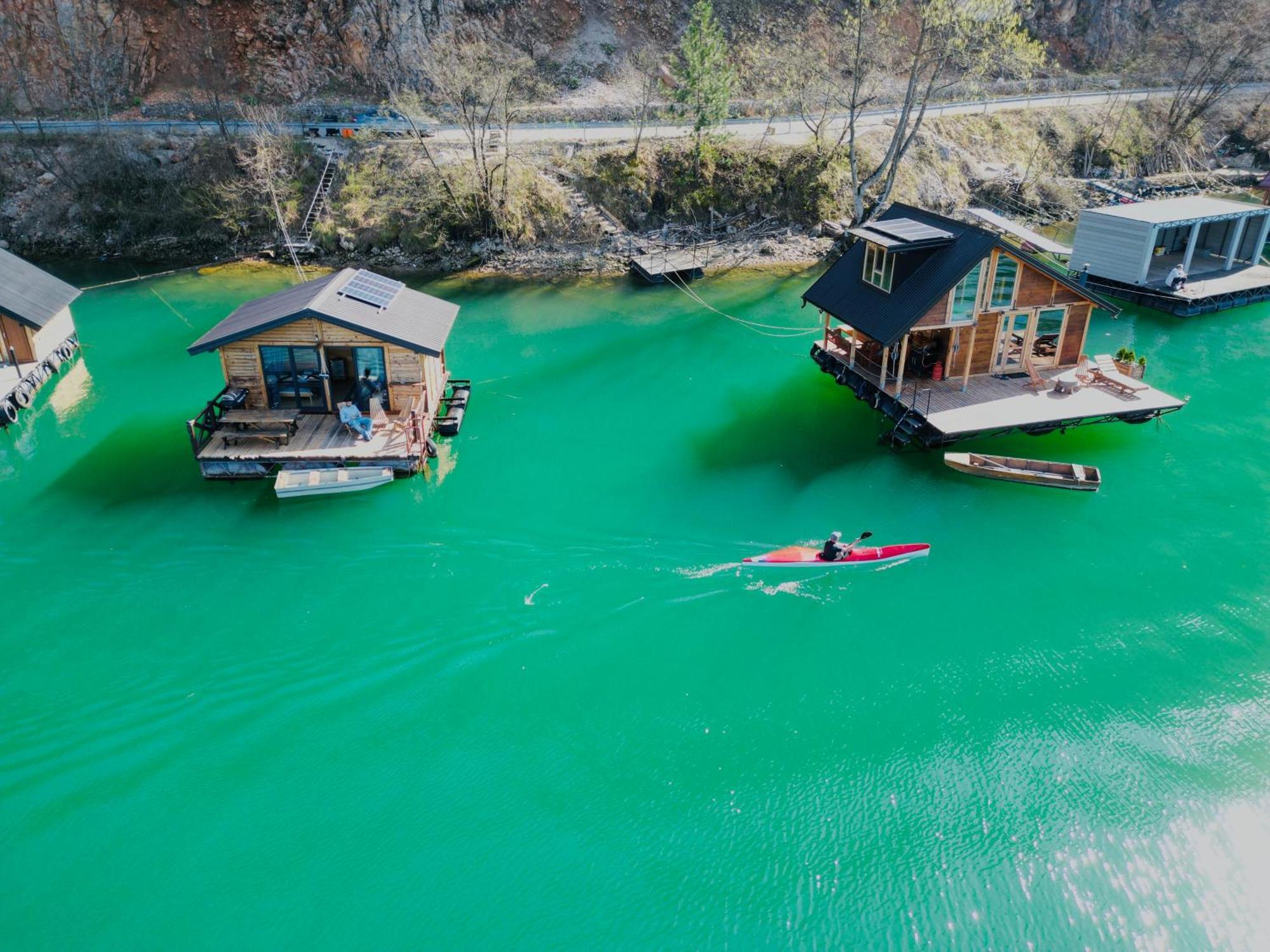 Lake House Perucac Rastiste Exteriör bild