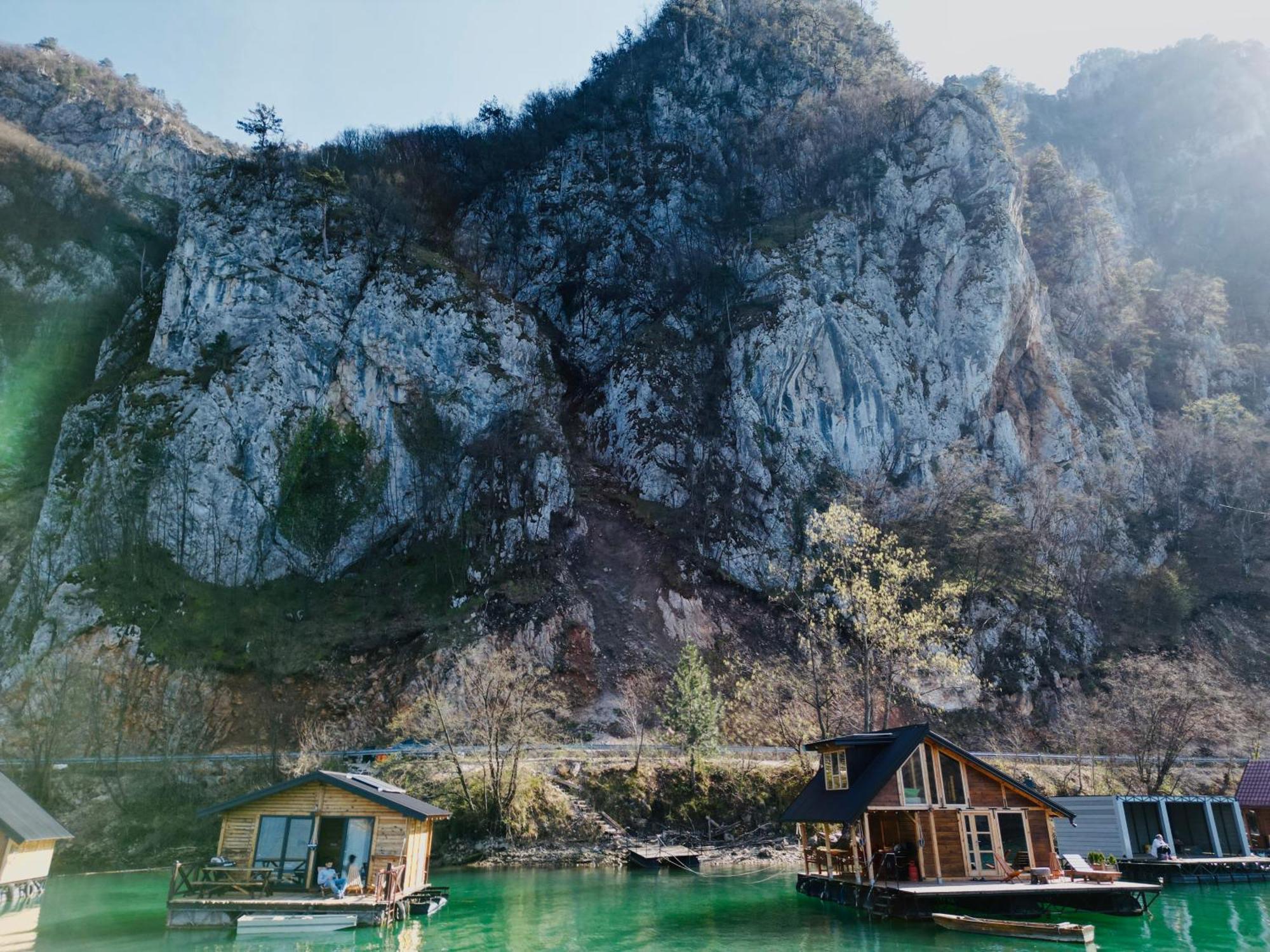 Lake House Perucac Rastiste Exteriör bild